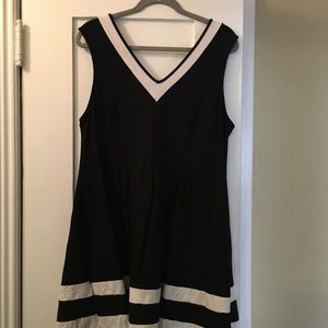 Black and white cotton sleeveless dress 2X.